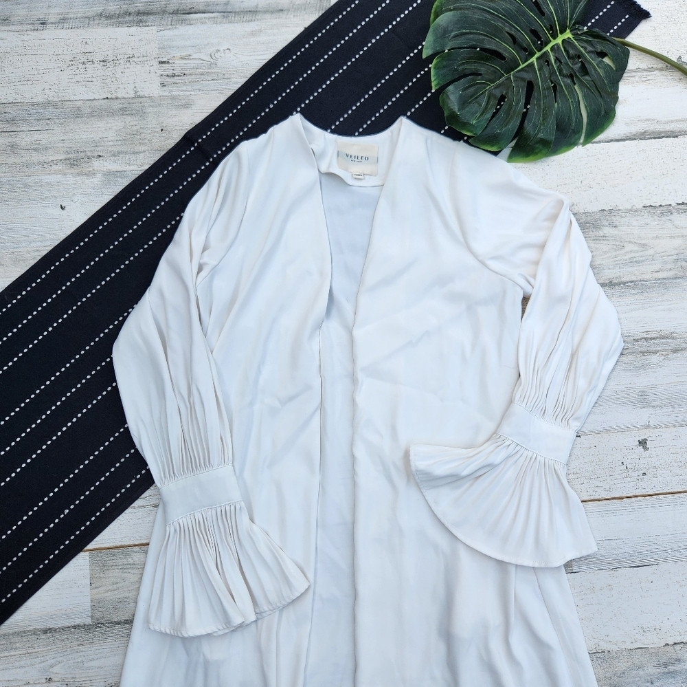 Veiled Collection New York Abaya Over Garment Pleated Bell Sleeves White XS